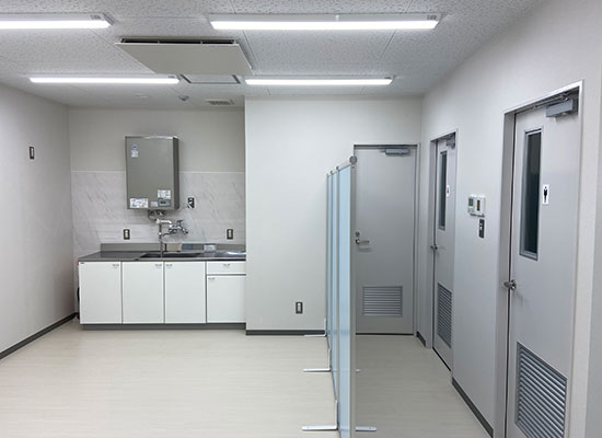 某百貨店縫製室移転