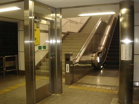 新深江駅軌道対向壁改良その他工事（建築の部）