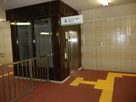 大阪線二上駅エレベーター設置等工事（建築関係）
